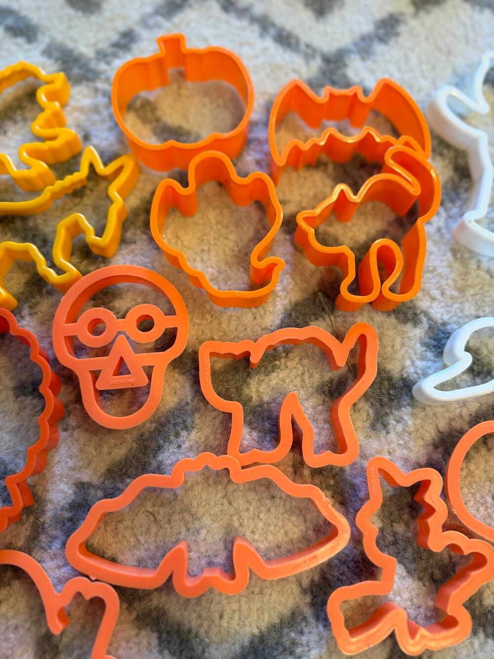 Halloween Fall Plastic Cookie Cutter Lot of 24 Betty Crocker Boot Autumn Baking